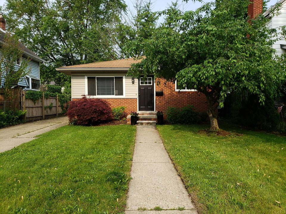 1st image of 1210 Longfellow Ave