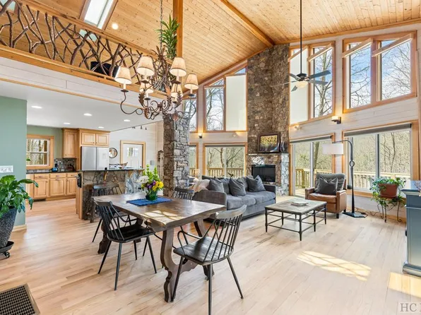 257 Hidden Bear Run, Glenville, NC 28736