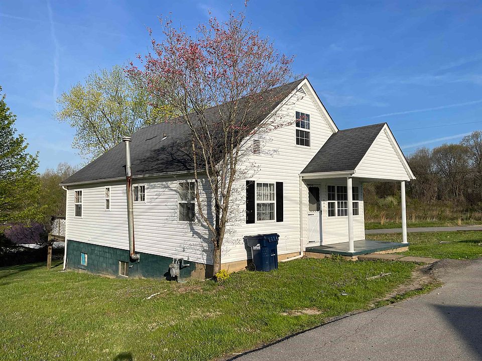 1st image of 404 Bartlett St