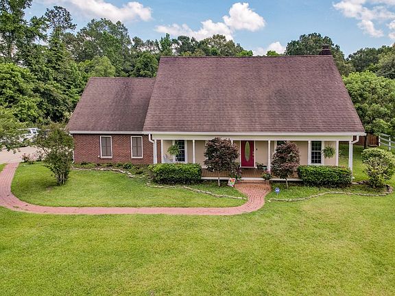4th image of 4302 Camelot Dr