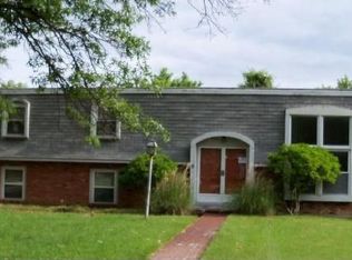5 Ipswich Ct, Florissant, MO 63033