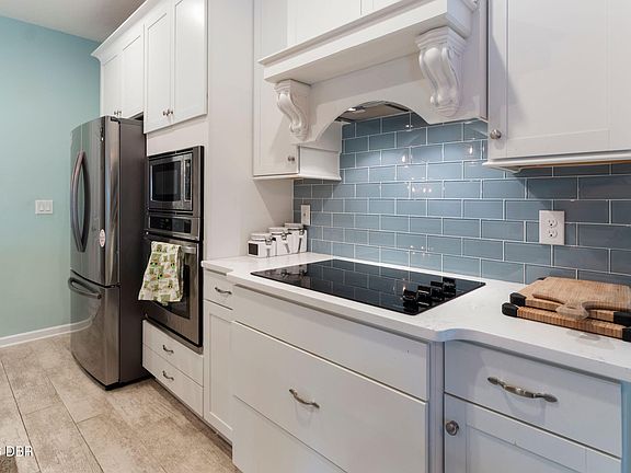 2nd image of 226 Ashford Lakes Cir