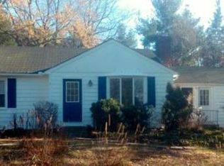 44 Nipsah Rd, Warwick, RI 02818