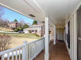 2515 Kingsland Ct, Dunwoody, GA 30360