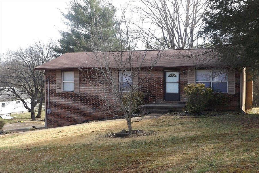 1st image of 2004 Sunny Ln