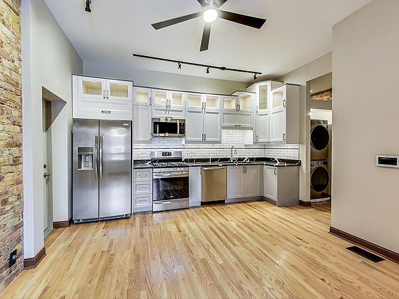 3rd image of 2123 N Sheffield Ave APT 1R