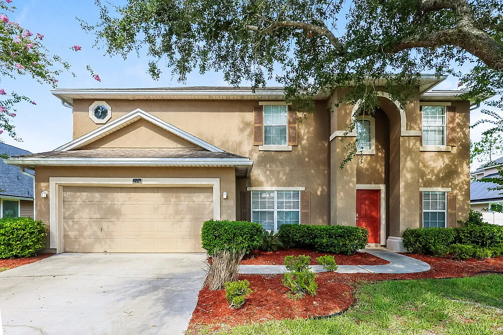 4 bed, 2.5 bath, 2475 sqft, $2,760 — Photo 1