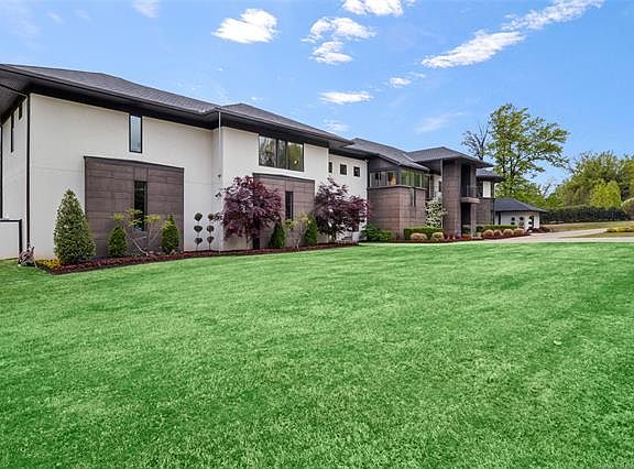 4th image of 2668 S Terwilleger Blvd E
