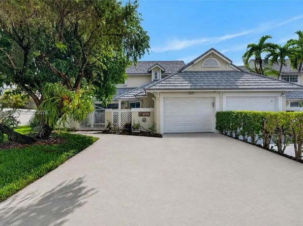 4749 NW 98th Pl, Doral, FL 33178