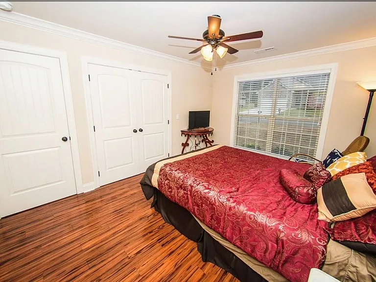 101 Windsor Dr — Photo 14
