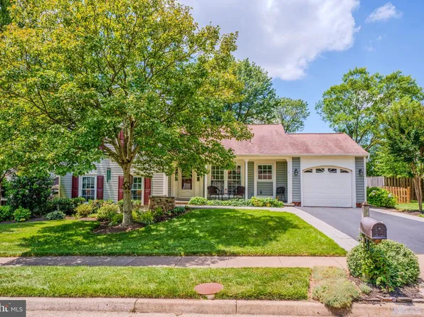 13385 Point Rider Ln, Herndon, VA 20171