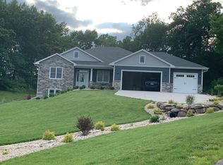 822 E Lakeside Ct, Edgerton, WI 53534