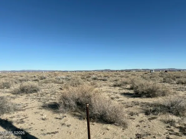 1650 E Cougar St, Silver Springs, NV 89429