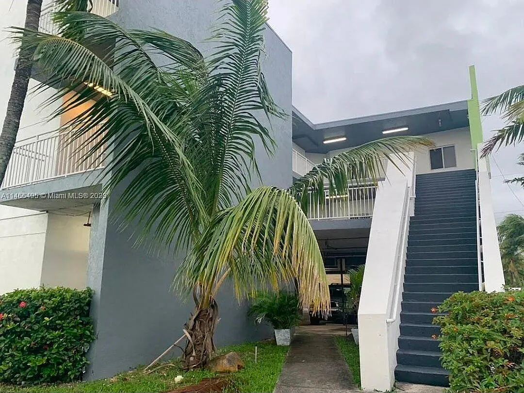 2 bed, 2.0 bath, 789 sqft, $2,400 — Photo 3
