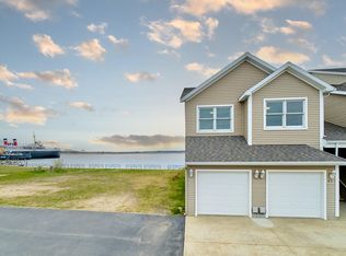 67 Arthur St, Manistee, MI 49660