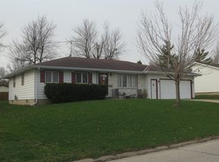 525 W 21st St, Carroll, IA 51401