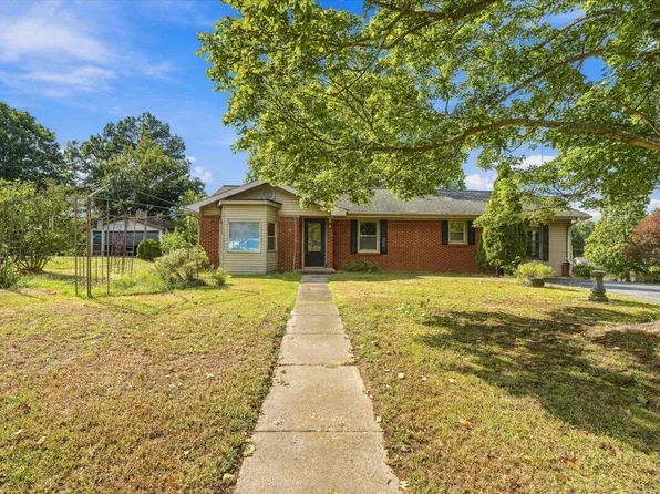 403 Walnut Dr, Kuttawa, KY 42055