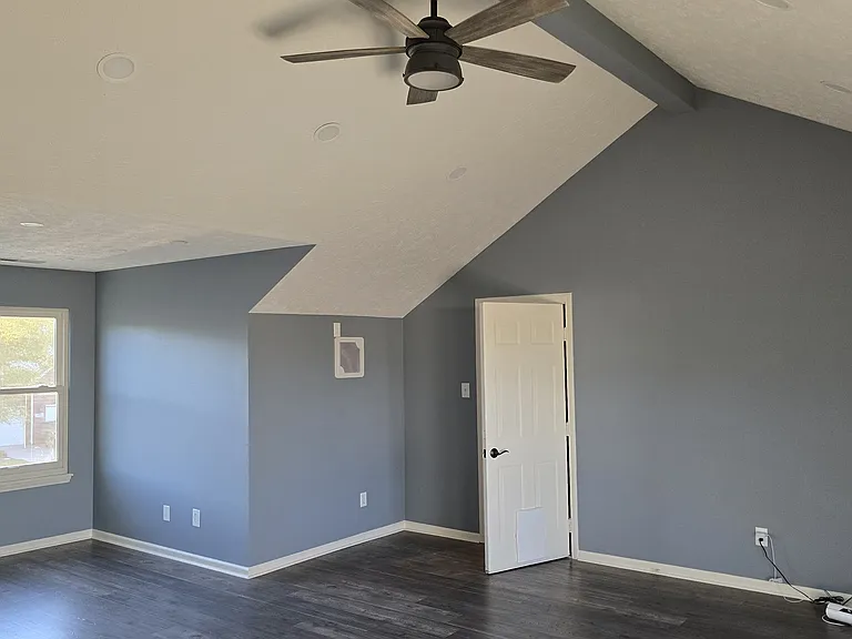 7975 Meadow Bend Cir — Photo 10