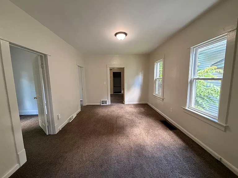 19 E Oakland St — Photo 2