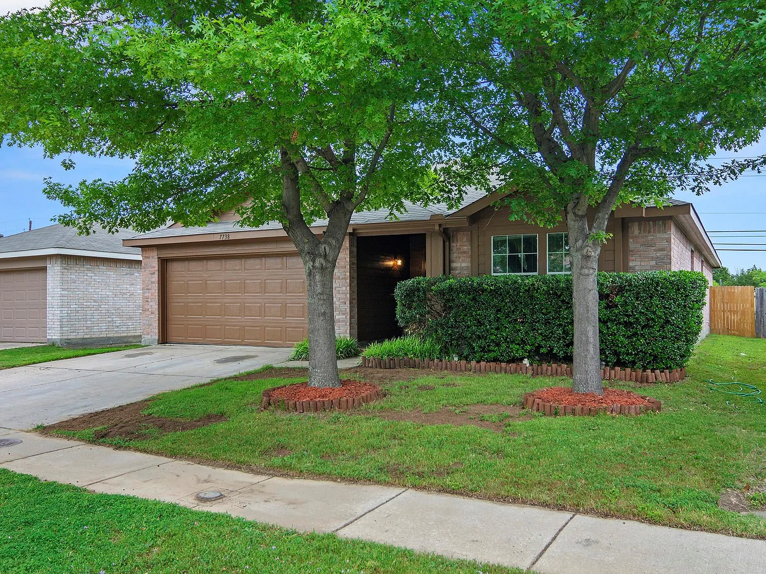 4 bed, 1830 sqft, $2,300 — Photo 2