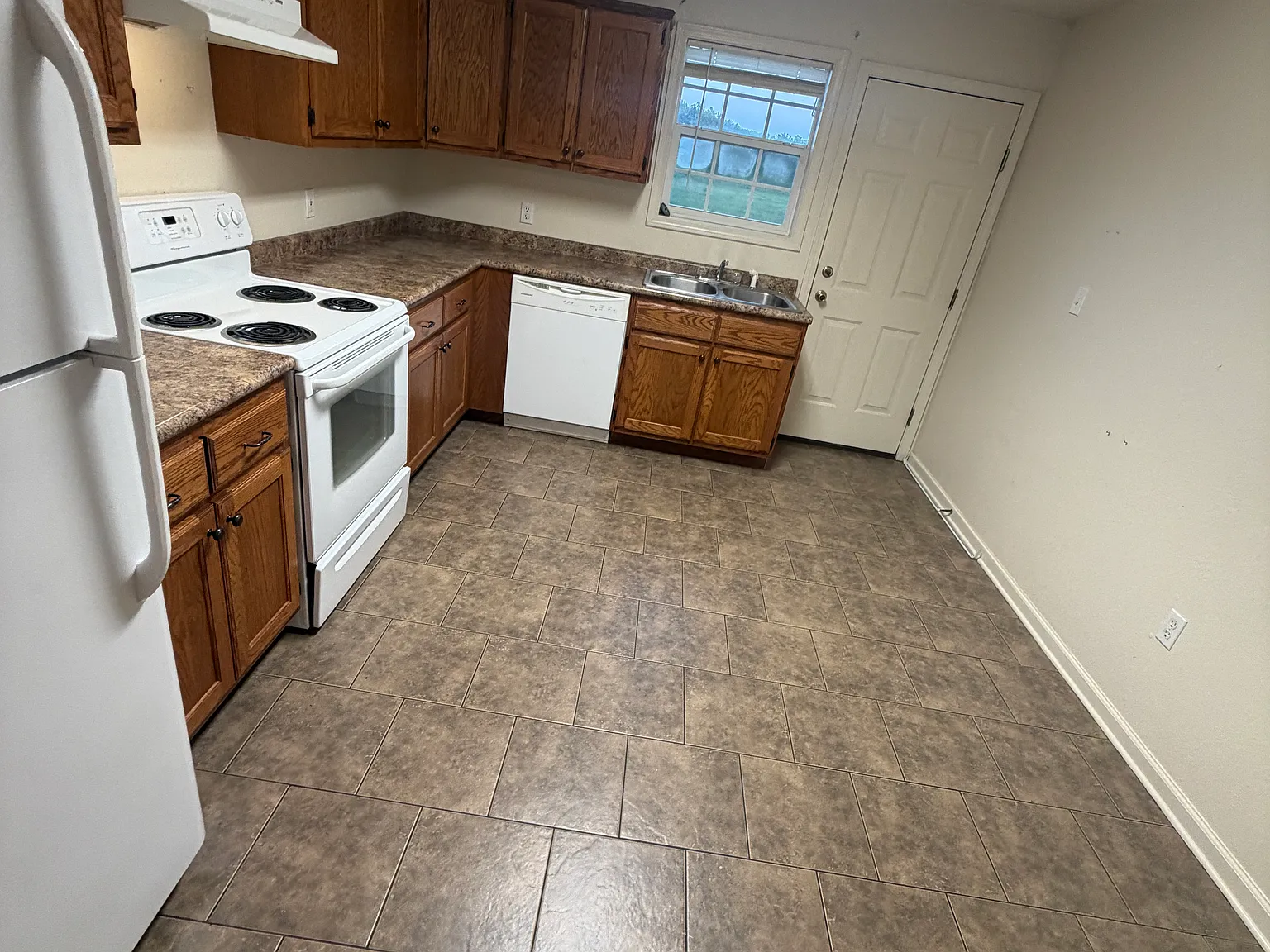 2 bed, 941 sqft, $850 — Photo 3