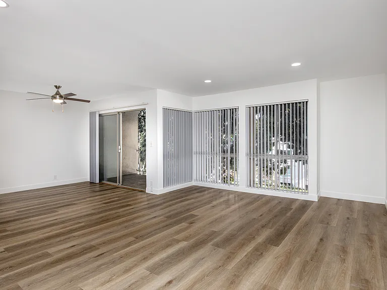 Euclid Place Apartments — Photo 14