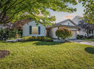 3294 Valley Rise Dr, Holly, MI 48442