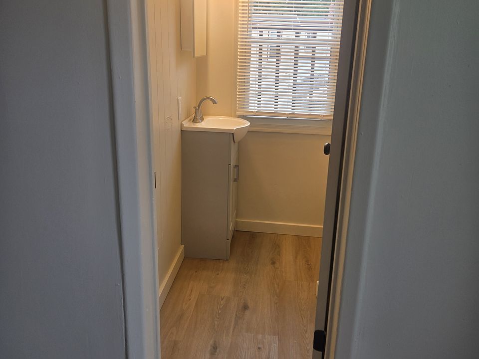 1st image of 524 Spruce St APT 2