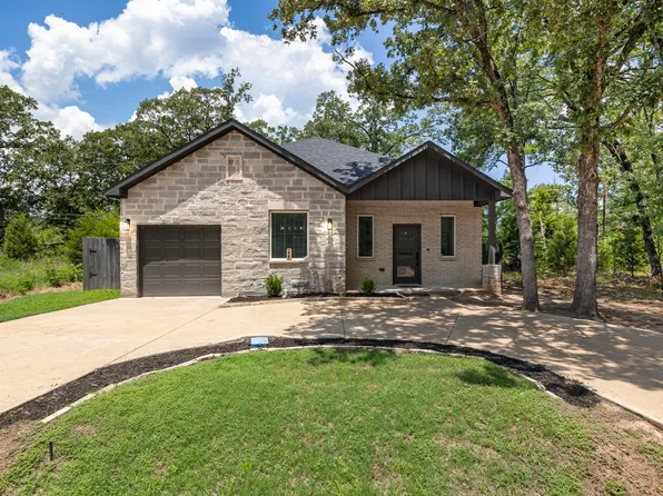 225 S Cherokee Shores Dr, Mabank, TX 75156