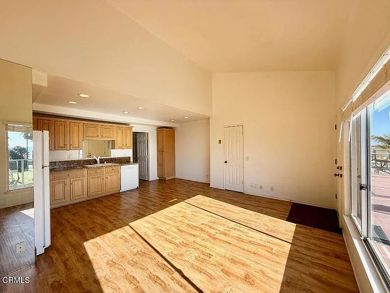 641 Ocean View Dr — Photo 7