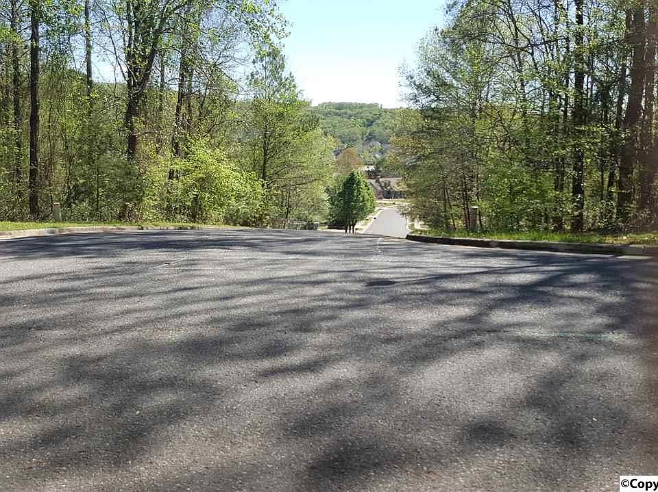 2nd image of 204 Deanna Dr SE