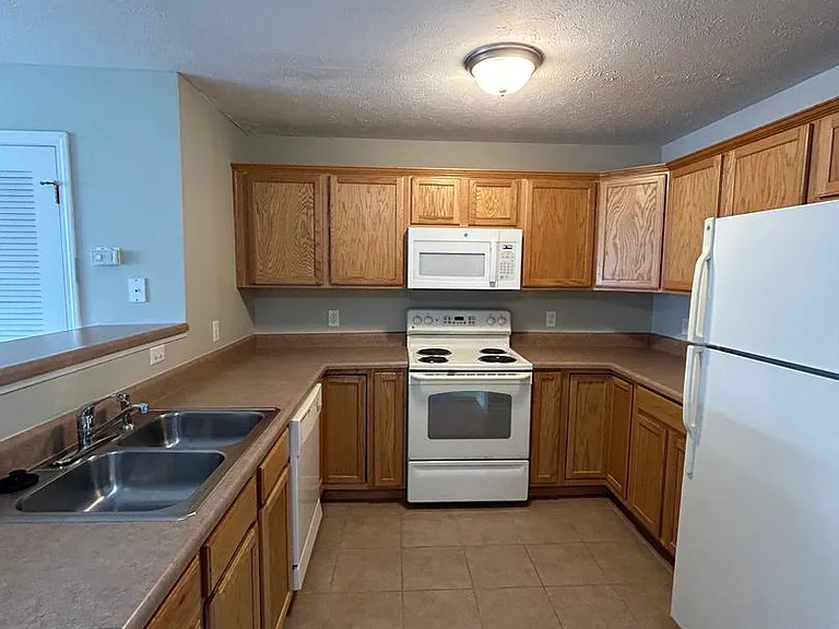 Ravina Apartments — Photo 14