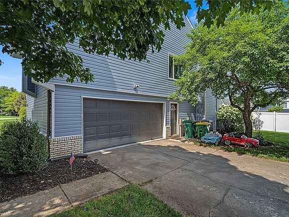 4th image of 2605 Greenlawn Dr
