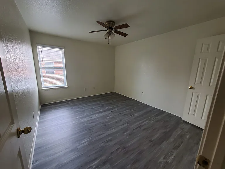 4211 Thunder Creek Dr — Photo 11