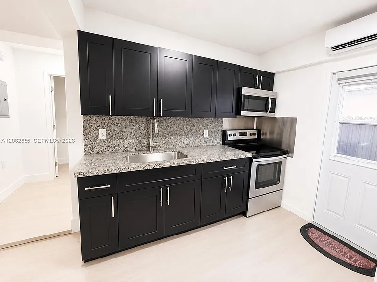2829 SW 32nd Ct #2 — Photo 8