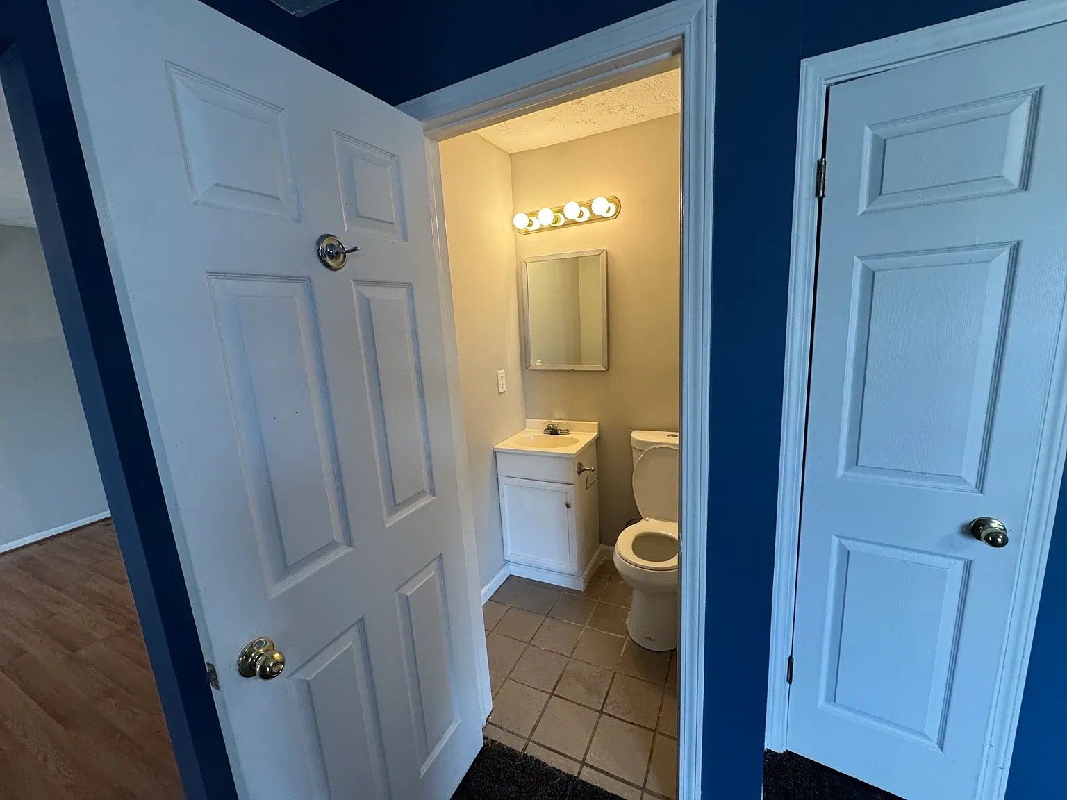 1 bed, 1.5 bath, 675 sqft, $1,100 — Photo 1