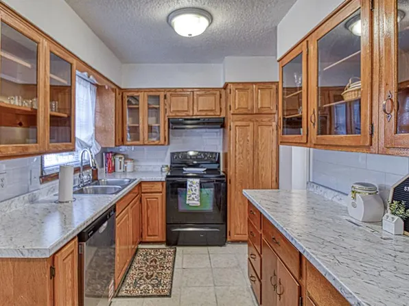 3831 NW Bell Ave, Lawton, OK 73505