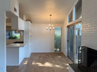 2300 Holly Dr #2300, Los Angeles, CA 90068