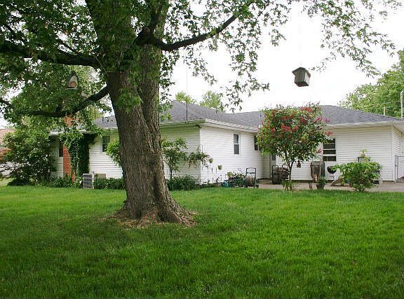 5th image of 1931 Patricia Ln