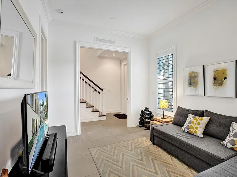 381 E Cannery Row Cir — Photo 32