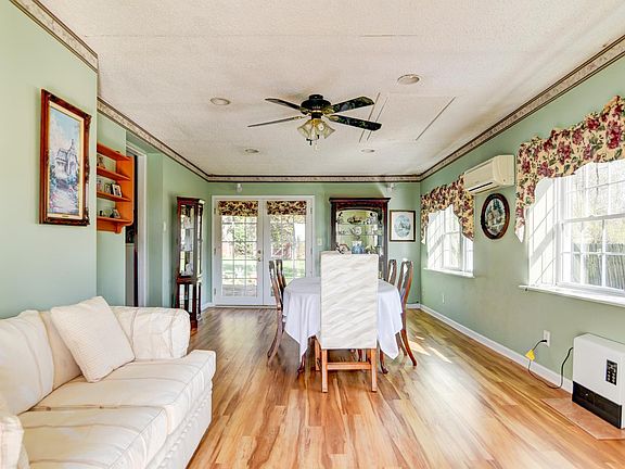 5th image of 105 Gaddy Rd