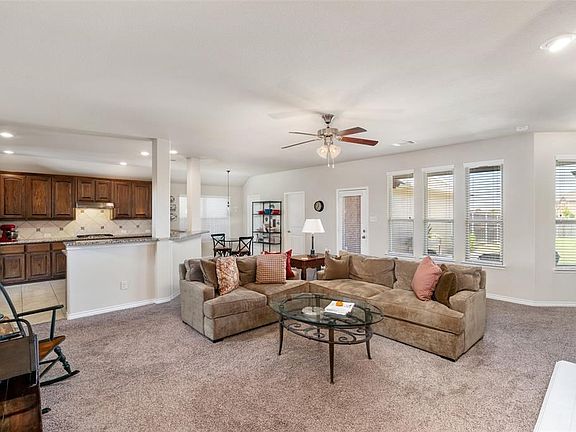 5th image of 1338 Crescent Cove Dr