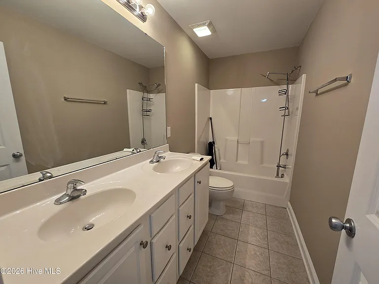 2045 Cambria Dr #A — Photo 11