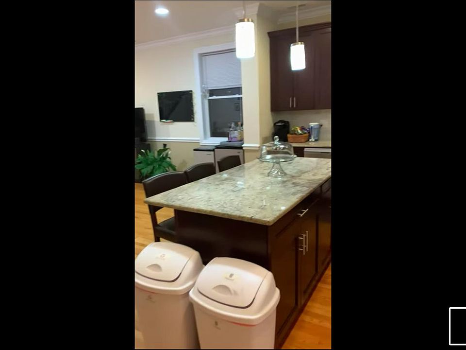 1st image of 2847 N Southport Ave #4F