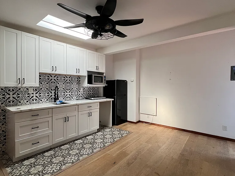2449 A St #L — Photo 3