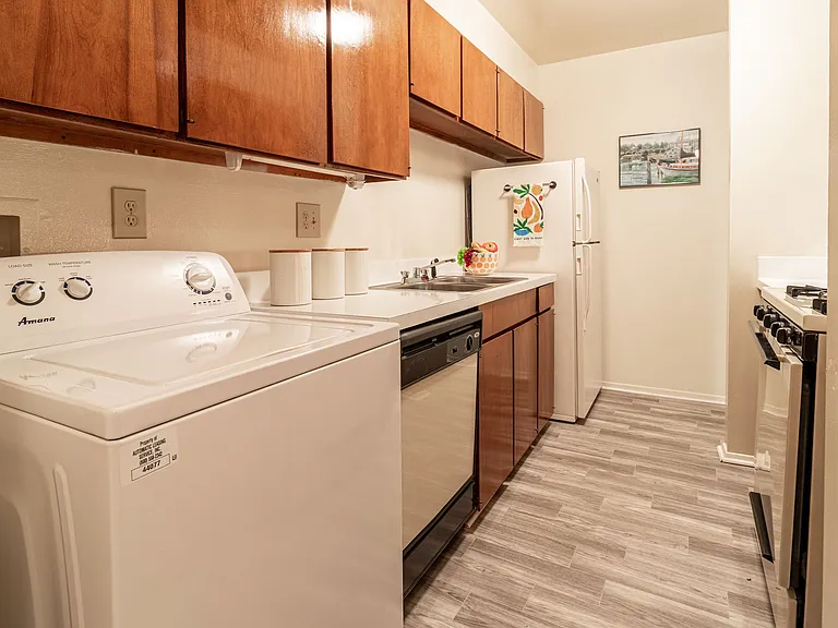 Willow Oaks Apartments — Photo 6