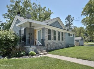 514 Amsterdam St, Woodstock, IL 60098