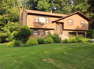 8 Kings Rd, Rockaway, NJ 07866