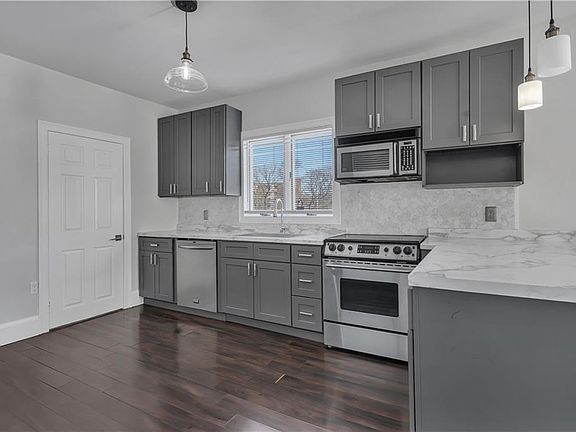 3rd image of 27 Greenville Ave
