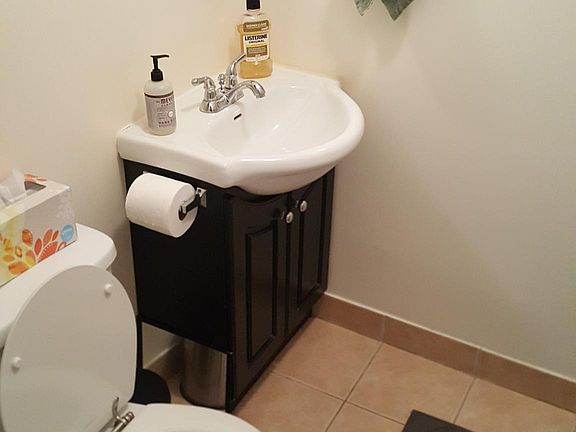 5th image of 2341 W Foster Ave APT 3